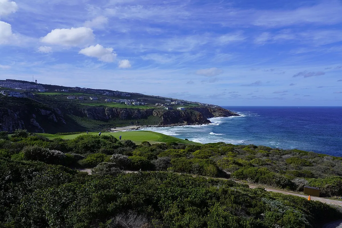 Pinnacle Point Beach and Golf Resort