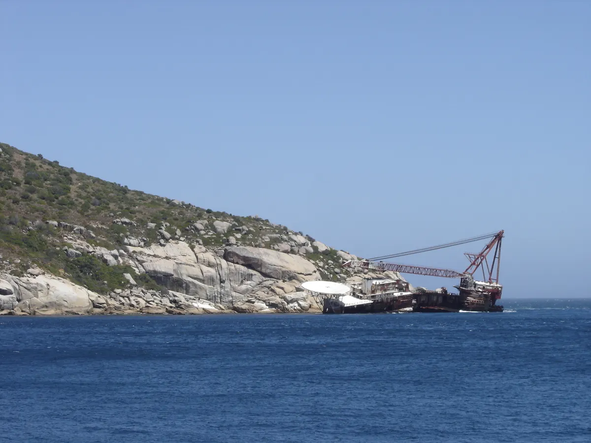 BOS 400 Shipwreck